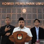 Politik kemarin, aturan dokumen capres hingga isu Mahfud masuk kabinet