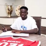 Bayern Muenchen permanenkan gelandang muda Senegal Bara Sapoko Ndiaye
