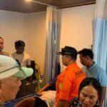 Tim SAR evakuasi wisatawan yang jatuh selfie di pantai Lombok Tengah