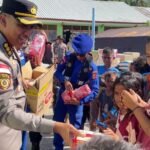 Polda NTT salurkan 10 ton bantuan kebutuhan pokok di Pulau Palue