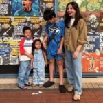 Hangout Bareng Anak, Nagita Slavina Pakai Sandal Rp97 Juta