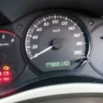 Lampu check engine kendaraan menyala? Ini penyebab dan solusinya