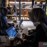 Bukan cuma kopi, ini alasan kerja di kedai kopi bisa lebih produktif