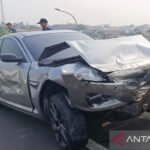 Dua mobil kecelakaan di Tol Wiyoto Wiyono, diduga karena kelalaian