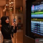 IHSG ditutup melemah seiring pasar hati-hati "wait and see" RDG BI