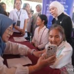 Menkomdigi tinjau layanan pendaftaran Perlindungan Sosial Digital di Bali